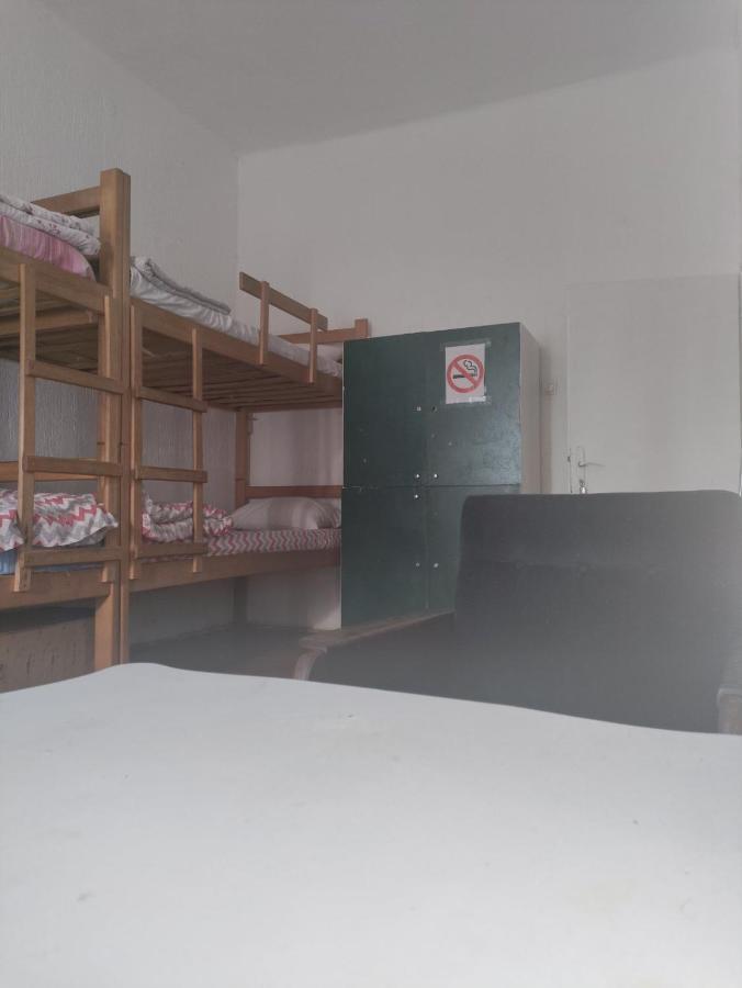 Hostel Yolo Belgrád Kültér fotó