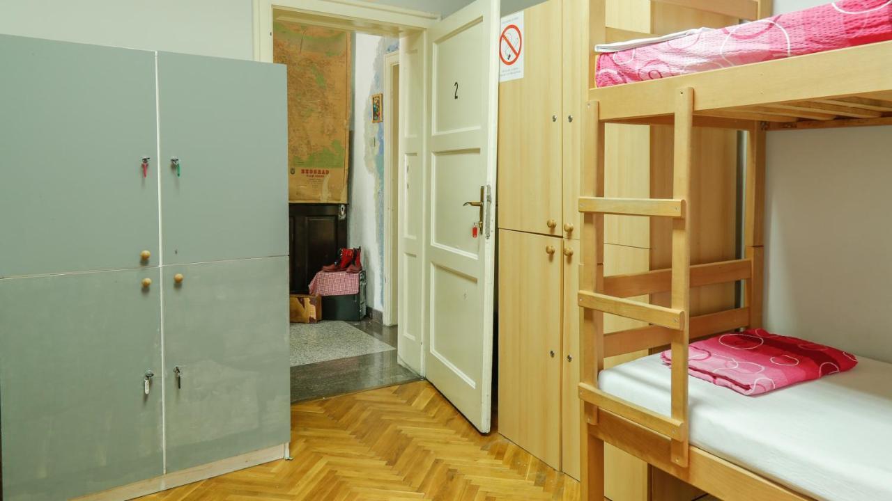 Hostel Yolo Belgrád Kültér fotó