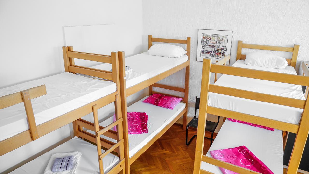 Hostel Yolo Belgrád Kültér fotó